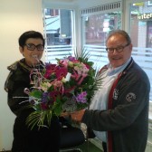 Felicitatie met een bloementje voor Ingrid Slaa